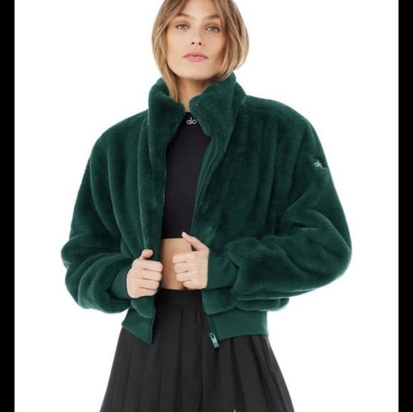 Alo Yoga Faux Fur emerald/teal jacket, NWOT, XS. Hard to find, sold out! - Picture 4 of 9